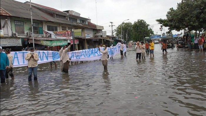 Banjir Rob Mengancam Medan Belawan Awal Desember 2025